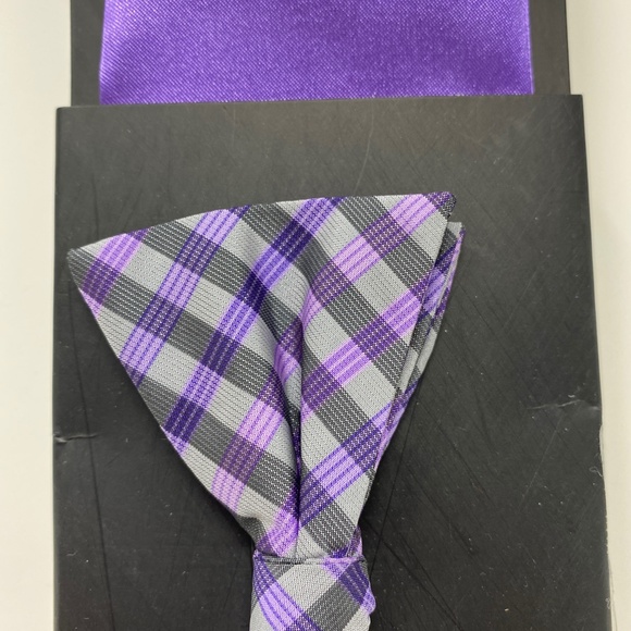 JF J. Ferrar Bow Tie & Pocket Square Combo - Picture 2 of 4